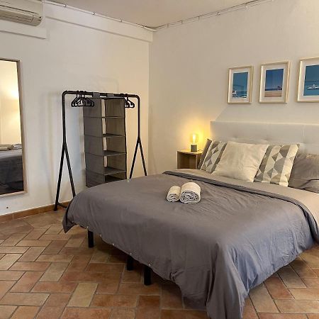 Appartements Dans Agreable Maison De Ville Centre Historique De Rimini Extérieur photo